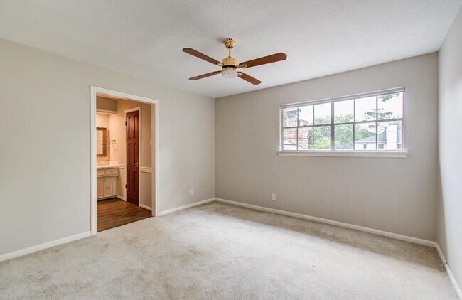 Building Photo - 11022 Riverview Dr