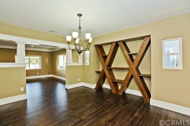 Building Photo - 124 S Ave 54