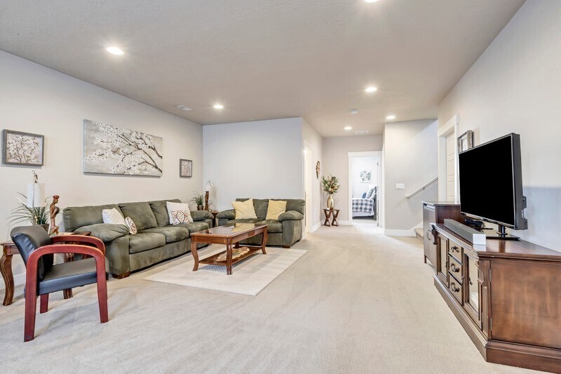 Building Photo - 13320 E Lakemont Dr