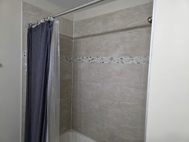 Building Photo - 1545 Thornfield Ln