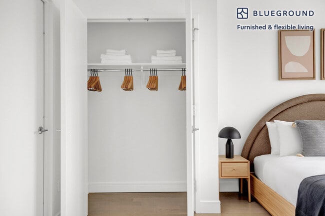 Building Photo - 27-19 44th Dr