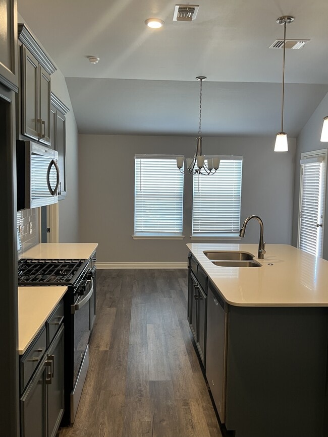 Building Photo - 13421 Watson Dr