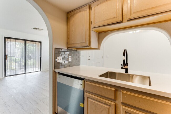 Building Photo - Stylish Remodeled 2-Bedroom Condo with Balcony * Move In Special  *