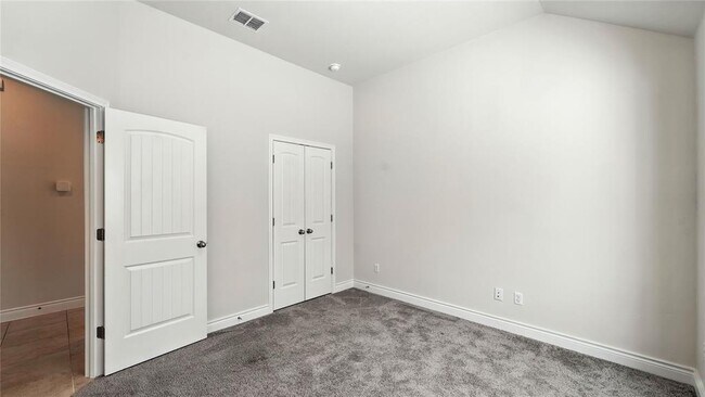 Building Photo - 490 Nautical Lp
