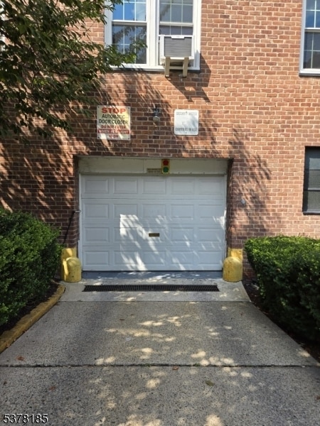 Building Photo - 5 Roosevelt Pl