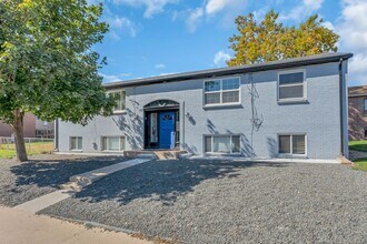 Building Photo - 2 Bed, 1 Bath Condo in the Goldsmith Neighborhood!