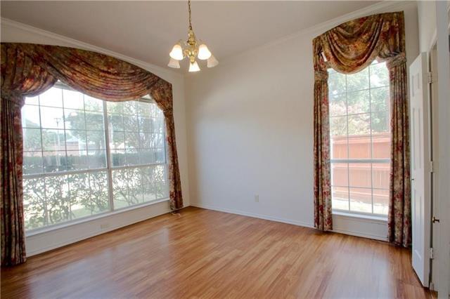 Building Photo - 559 Raintree Cir