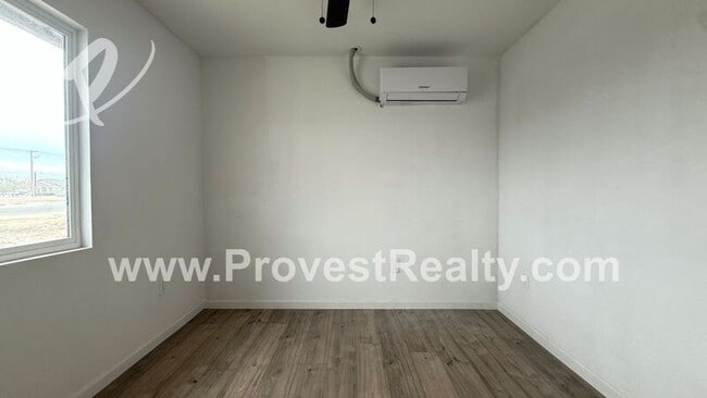 Building Photo - 20460 Rimrock Rd E