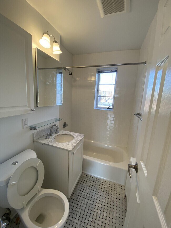 Building Photo - 85 Saint Paul St