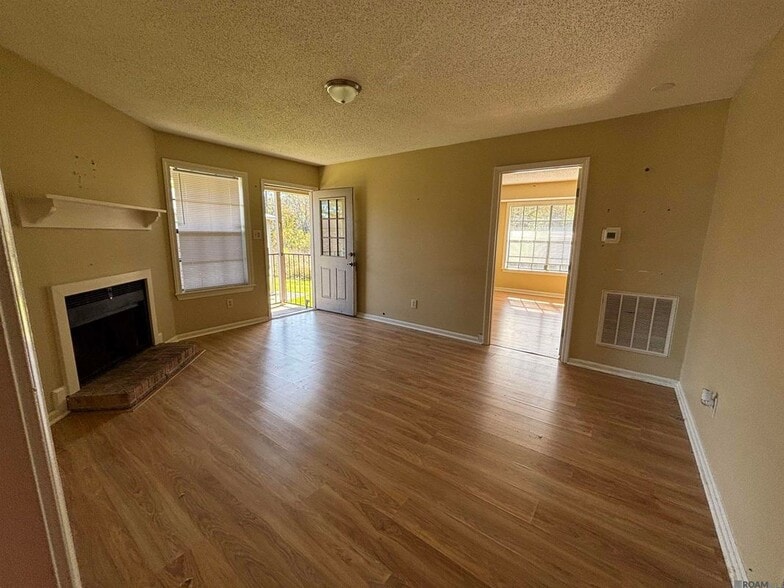 Building Photo - 1654 Clear Lake Ave