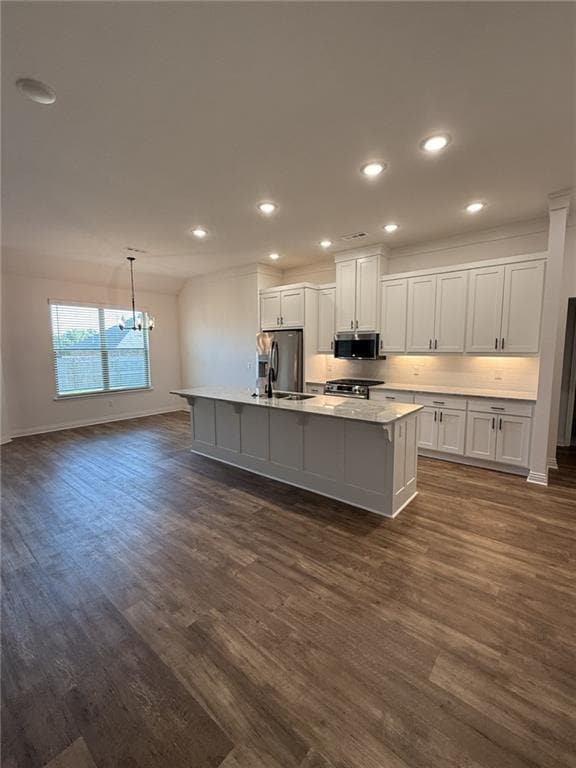 Building Photo - 5790 Lavender Ave