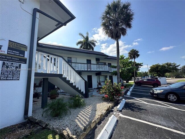 Building Photo - 2401 NW 9th Ave