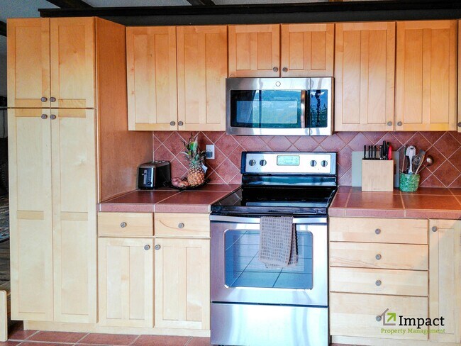 Building Photo - 5005 Sunbird Cliffs Dr