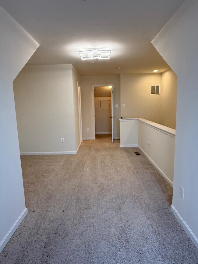 Building Photo - 23910 Catawba Hill Dr