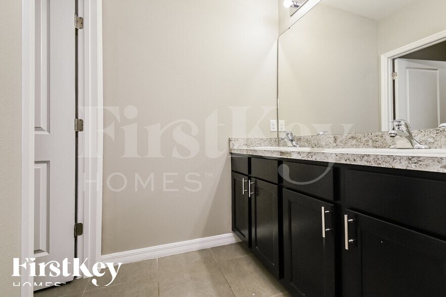 Building Photo - 152 Tierra Verde Way