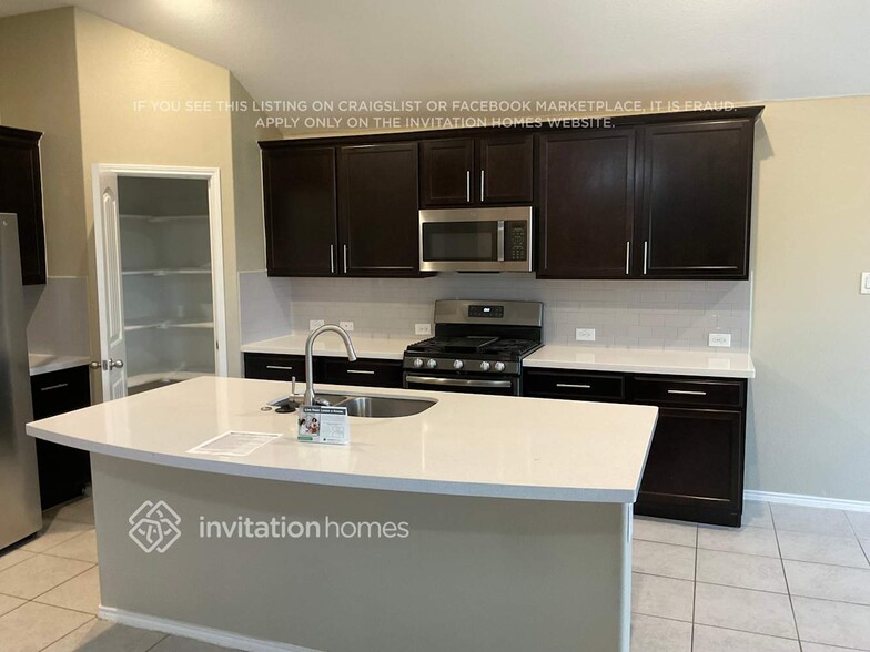 Building Photo - 517 Saguaro Dr