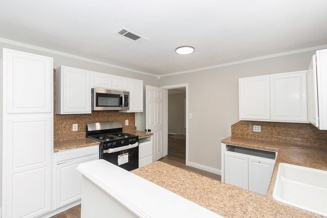 Building Photo - 2523 S Broadway St