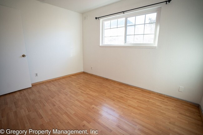 Building Photo - 2211 Pacific Ave