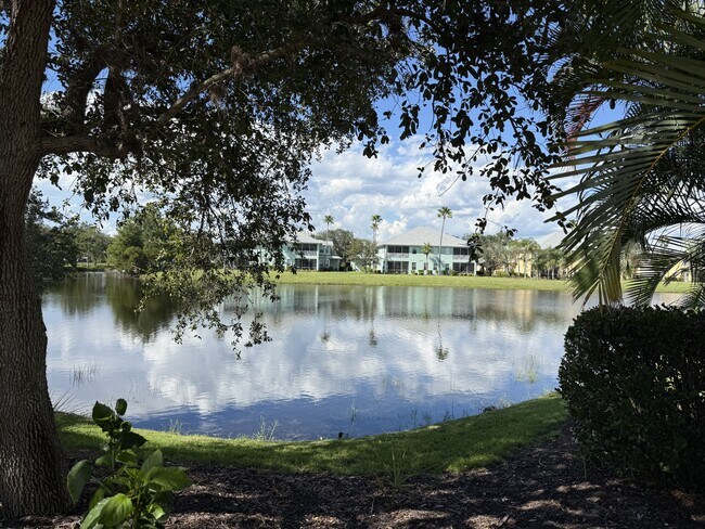 Building Photo - 2160 Heron Lake Dr