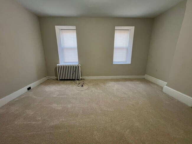 Building Photo - 3-Bedroom + Bonus Room | 1-Bath End-of-Row Townhome in Norristown – Available Now!