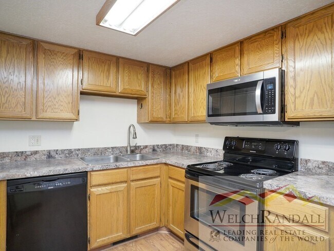 Building Photo - Corner Gem in Washington Terrace – 2BR Com...