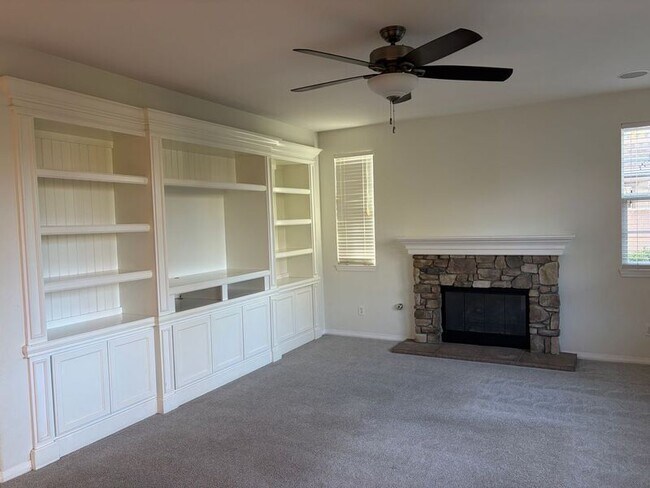 Building Photo - 46172 Pinon Pine Way