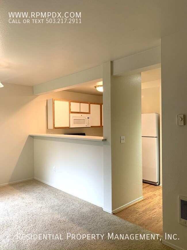 Building Photo - Orchard Hill Condo in the Heart of Tualatin!