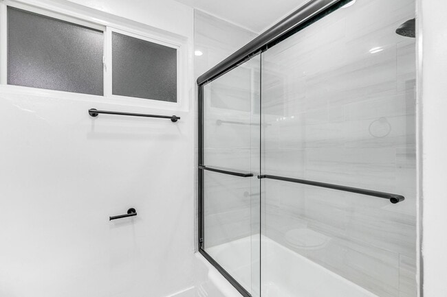 Building Photo - 1138 Cardiff Ave