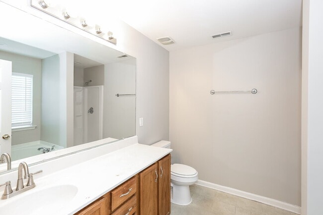 Building Photo - 5207 Hildreth Court