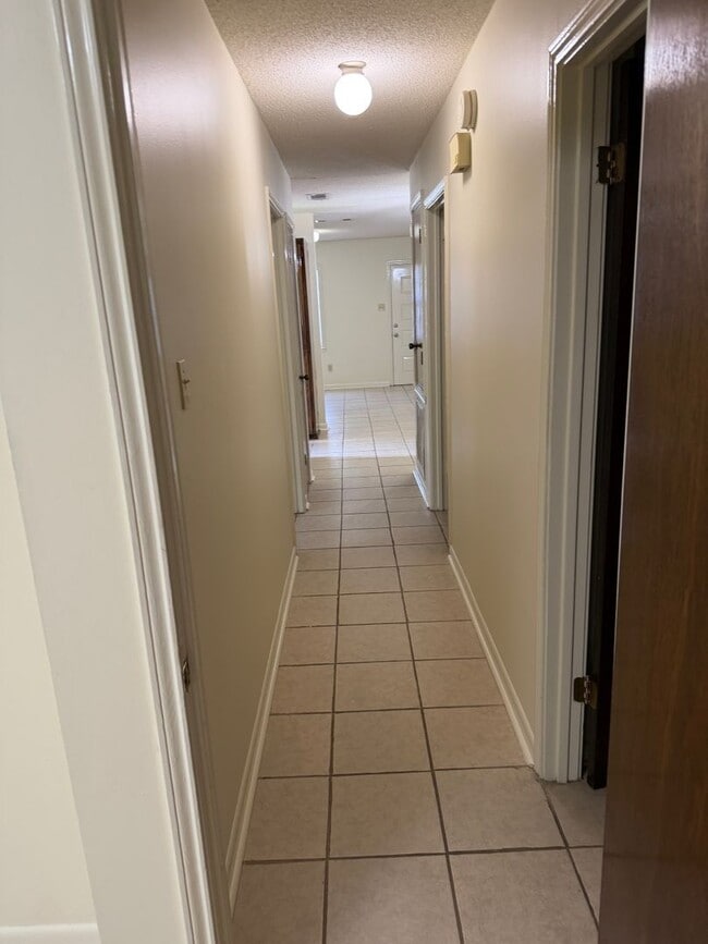 Building Photo - 3109-B Quail Court