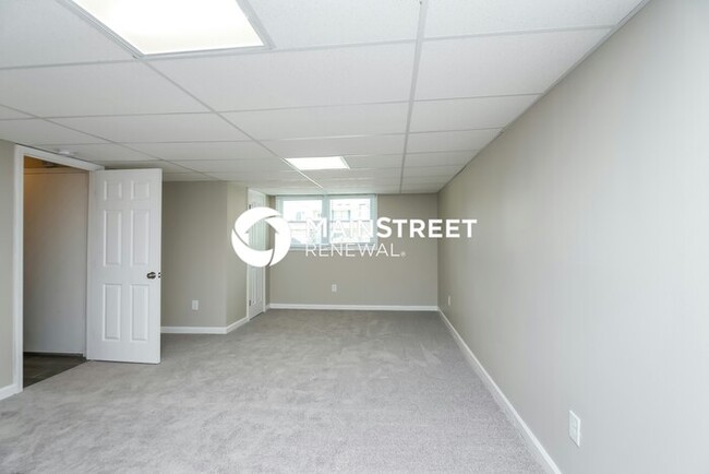 Building Photo - 2498 Winding Creek Dr