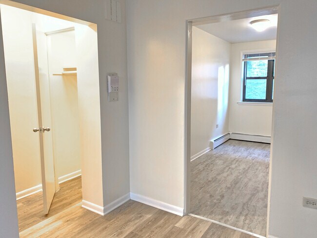 Building Photo - 309 Sherman Ave