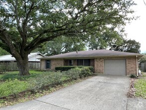 Building Photo - 307 Pecan Dr