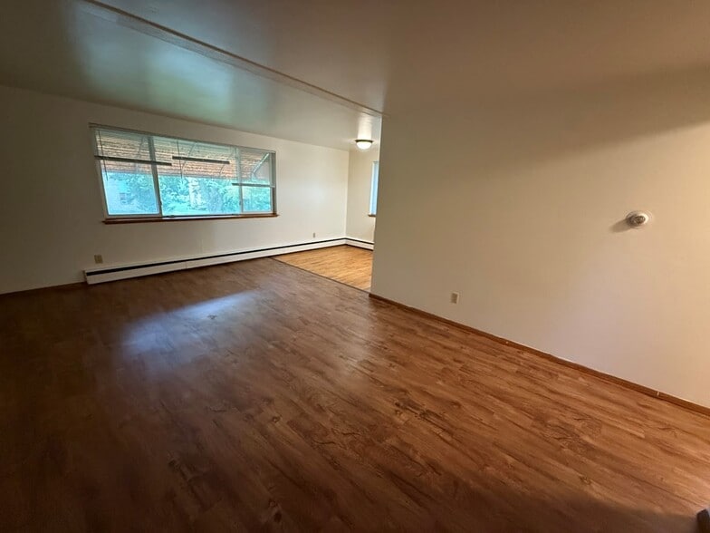 Building Photo - 2410 Brentwood Pky