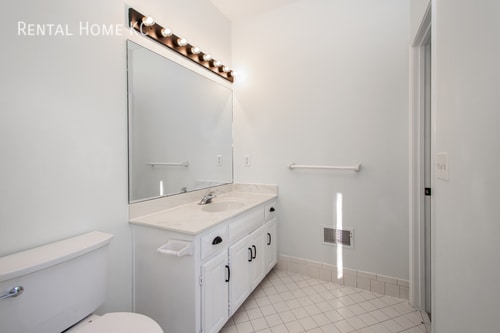 Building Photo - Large 1.5 Story luxury home on 2.5 acres  ...