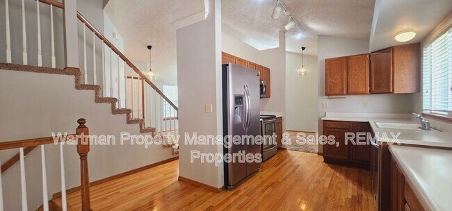 Building Photo - 4130 Madrone Way