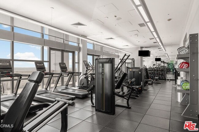 Building Photo - 1155 S Grand Ave