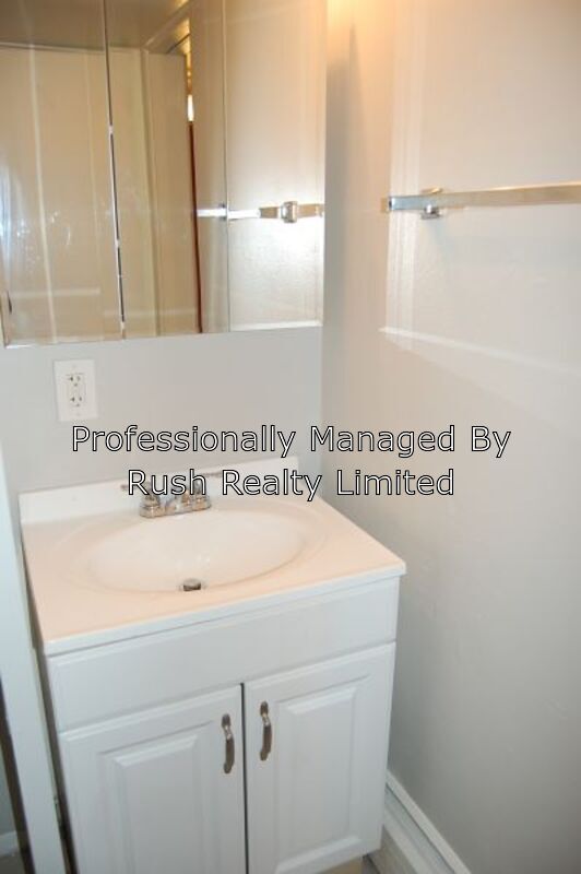 Building Photo - 1912 S University Blvd