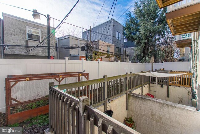 Building Photo - 1814 Christian St