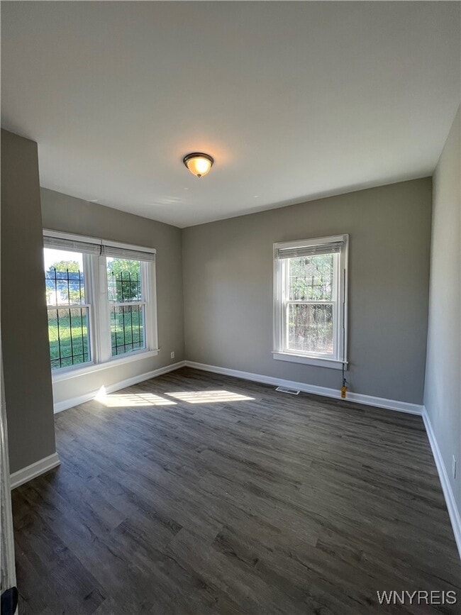 Building Photo - 355 Plymouth Ave