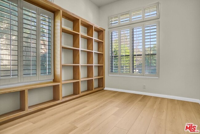 Building Photo - 2605 Country Ln