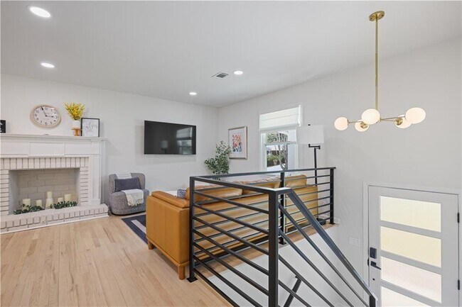 Building Photo - 677 Hillandale Cir