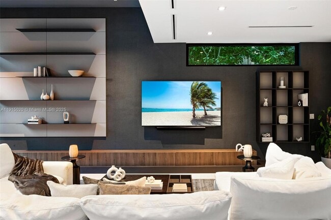 Building Photo - 77 SW 18th Terrace