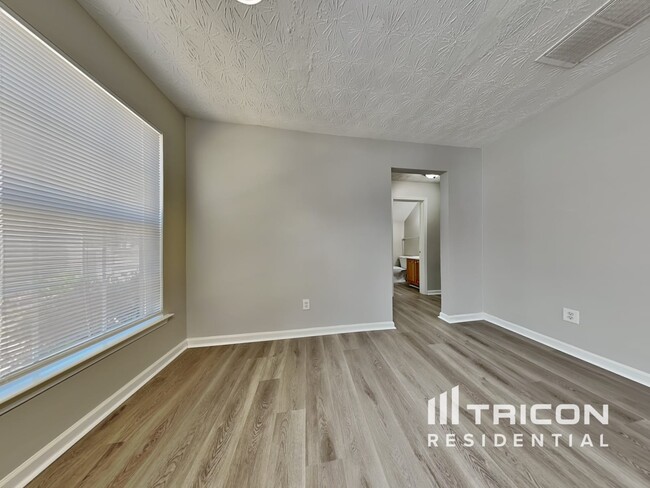 Building Photo - 1437 Gates Cir SE