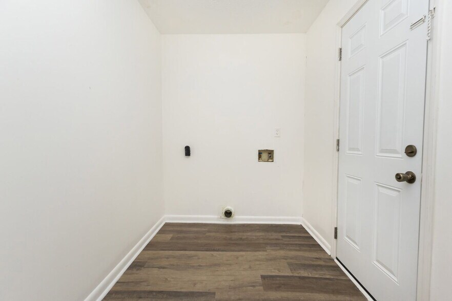 Building Photo - 13797 Tanoka Ct