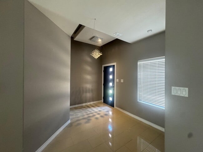 Building Photo - 3227 Imperial Dr
