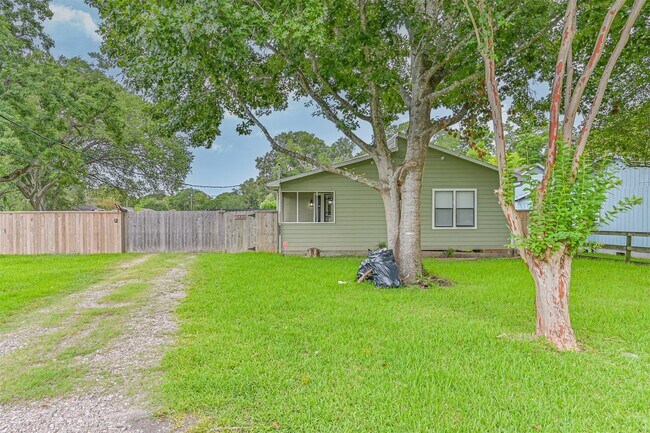 Building Photo - 5220 Krueger Dr