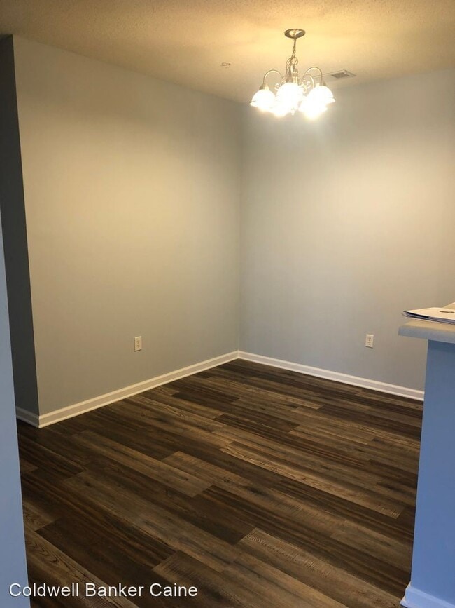 Building Photo - 2 br, 2 bath House - 601 McKenna Commons