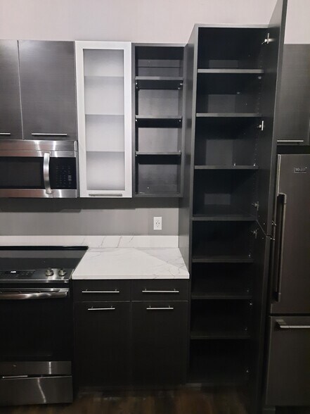 Building Photo - 901 9th St