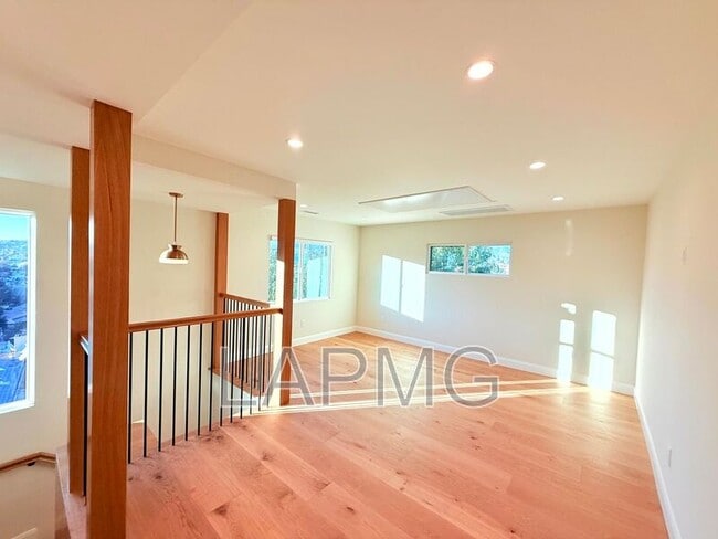 Building Photo - 4762 Charters Ave